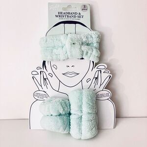 NWT Studio Dry 3 Piece Green Puffy & Soft Headband & Wristband Set
